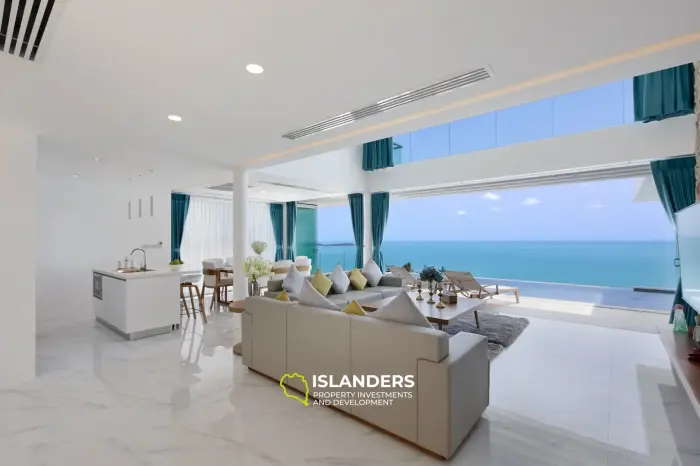 Villa de 5 habitaciones con piscina y vistas panorámicas al mar.