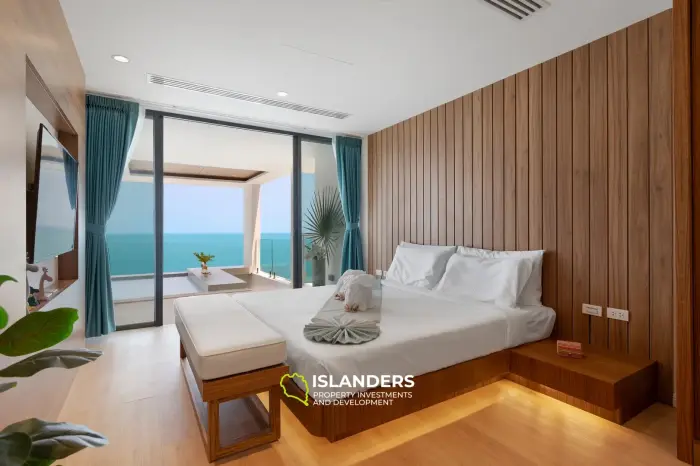 Villa de 5 habitaciones con piscina y vistas panorámicas al mar.