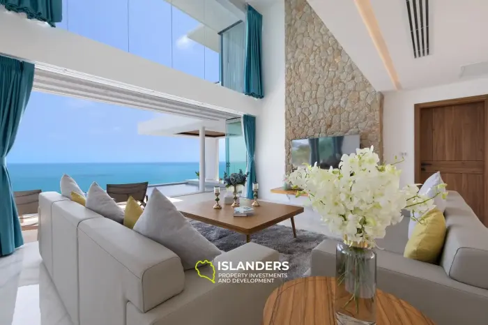 Villa de 5 habitaciones con piscina y vistas panorámicas al mar.