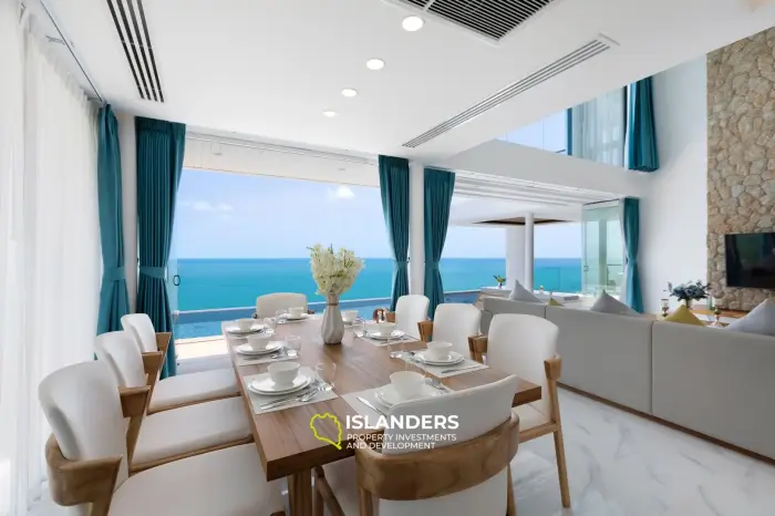 Villa de 5 habitaciones con piscina y vistas panorámicas al mar.