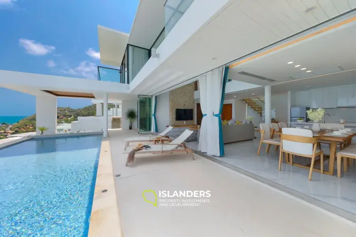 Elegante villa de 5 habitaciones con piscina y vistas al mar y a la montaña.