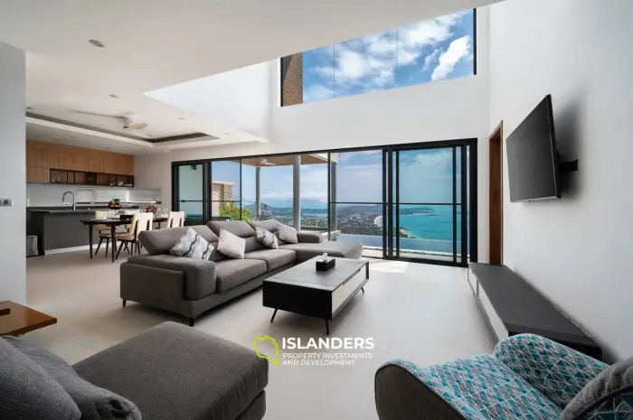 Villa con piscina de 3 habitaciones con vista al mar y gran terreno.