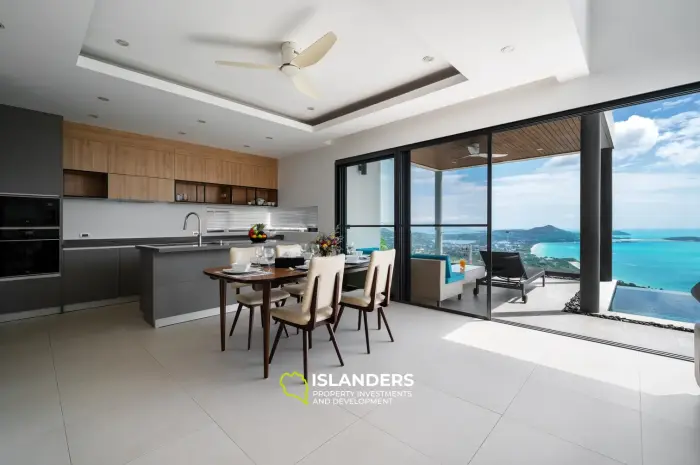 Villa con piscina de 3 habitaciones con vista al mar y gran terreno.