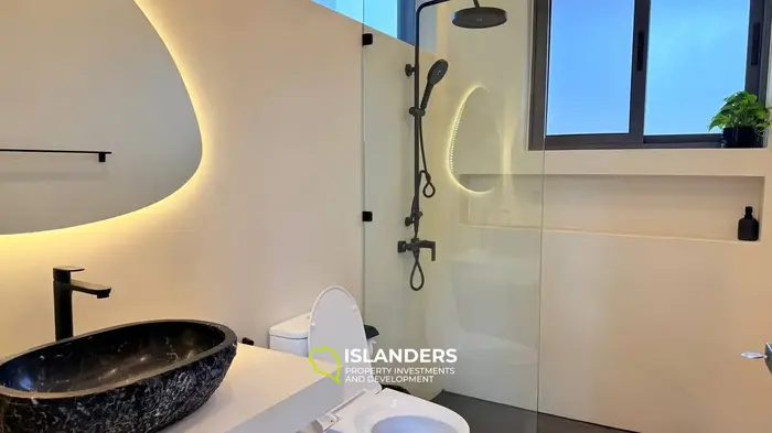 Tropical Luxury 2BD Villa & Smart Investment