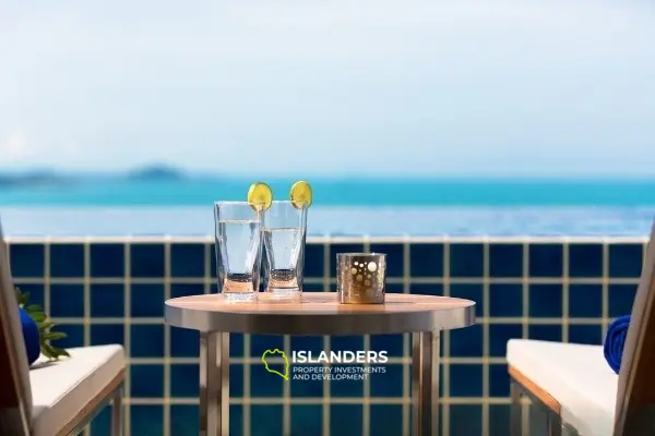 Villa moderne de 3 chambres avec piscine et vue panoramique sur la mer depuis les collines de Bangrak.
