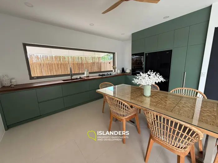 New 3 bdrm pool villa within walking distance to Fisherman's Village