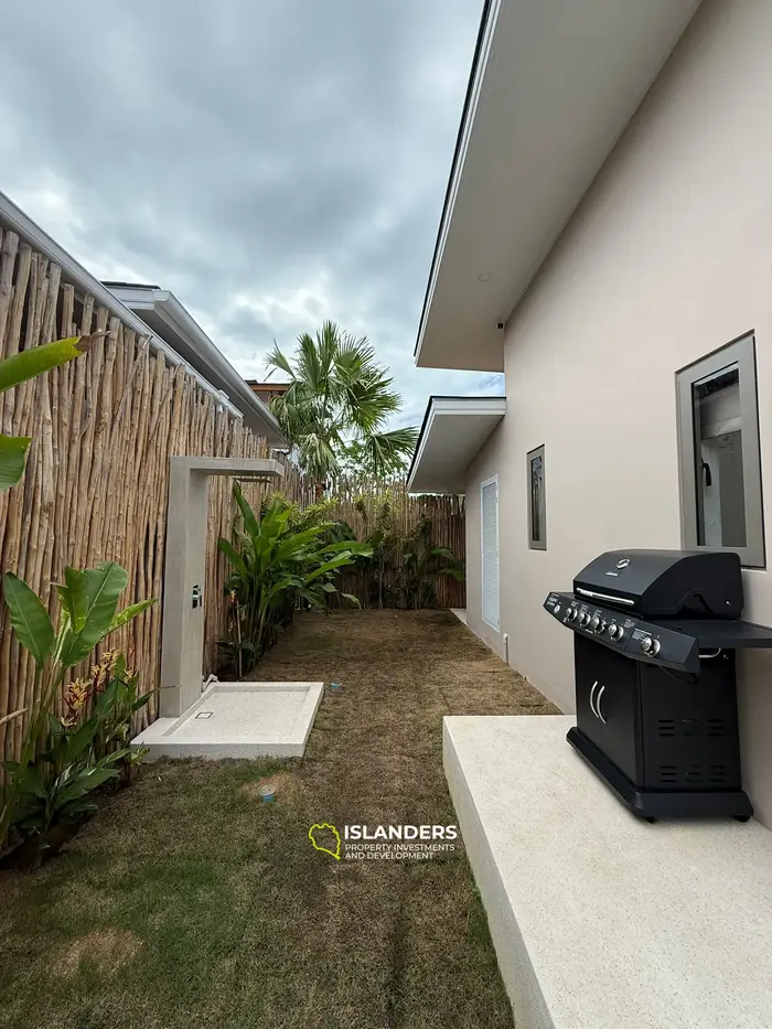New 3 bdrm pool villa within walking distance to Fisherman's Village
