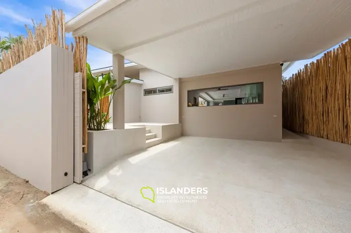 New 3 bdrm pool villa within walking distance to Fisherman's Village