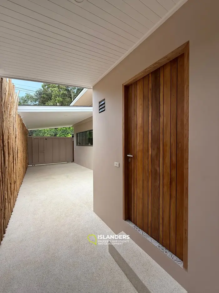 New 3 bdrm pool villa within walking distance to Fisherman's Village