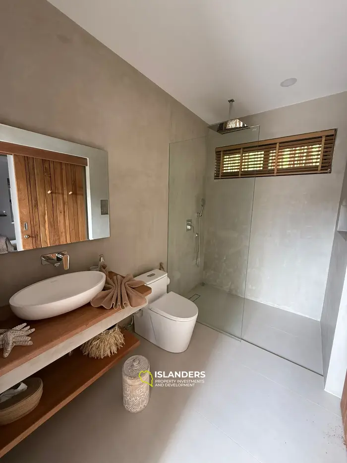 New 3 bdrm pool villa within walking distance to Fisherman's Village