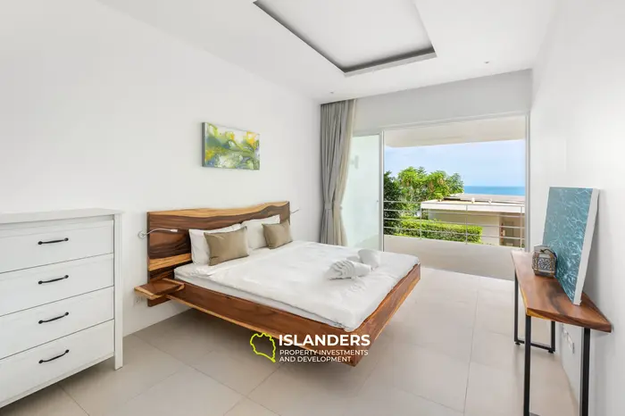 Villa avec piscine de 3 chambres offrant une vue sur plusieurs baies et îles.