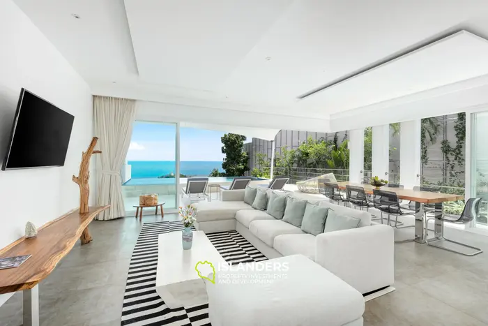 Villa avec piscine de 3 chambres offrant une vue sur plusieurs baies et îles.