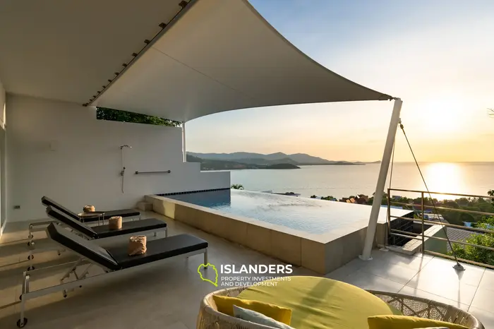 Villa avec piscine de 3 chambres offrant une vue sur plusieurs baies et îles.