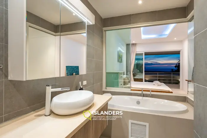 Villa avec piscine de 3 chambres offrant une vue sur plusieurs baies et îles.