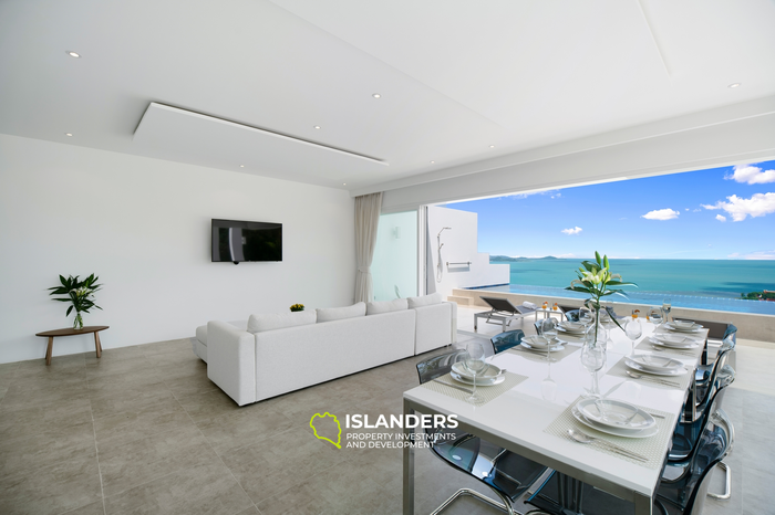 Villa avec piscine de 3 chambres offrant une vue sur plusieurs baies et îles.