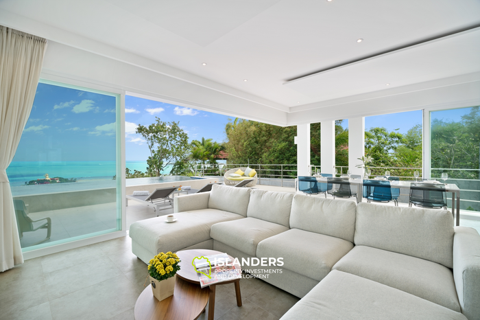 Villa avec piscine de 3 chambres offrant une vue sur plusieurs baies et îles.