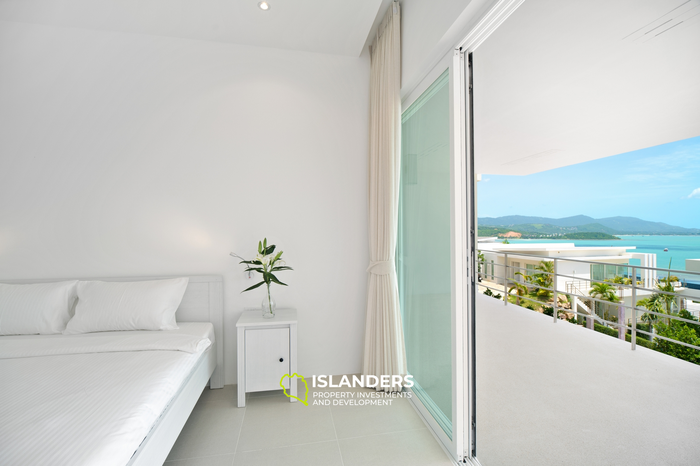 Villa avec piscine de 3 chambres offrant une vue sur plusieurs baies et îles.