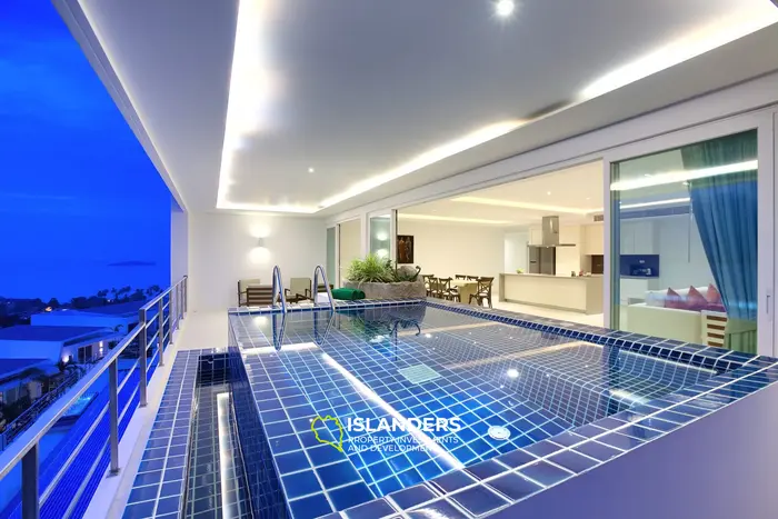 Panoramic penthouse 3 bdrm with pool and 180 degree sea view