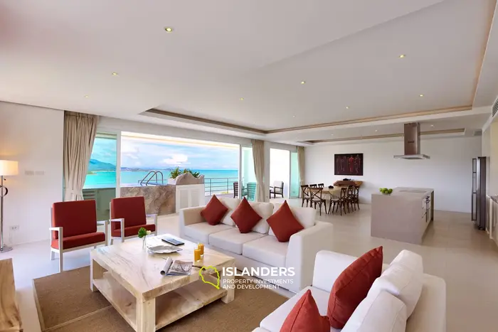 Panoramic penthouse 3 bdrm with pool and 180 degree sea view