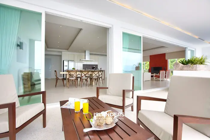 Panoramic penthouse 3 bdrm with pool and 180 degree sea view