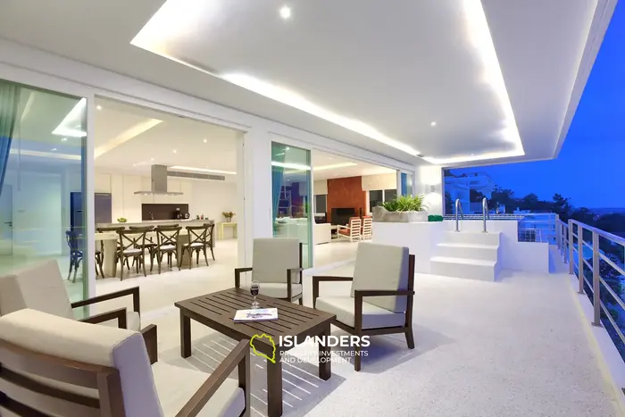 Panoramic penthouse 3 bdrm with pool and 180 degree sea view