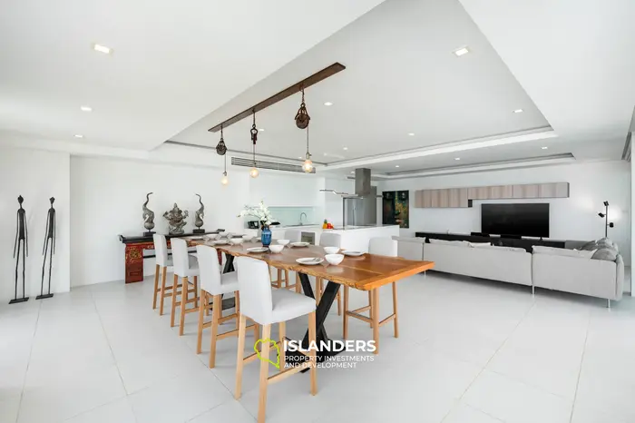 Penthouse 3 bdrm with pool and sea view after complete renovation