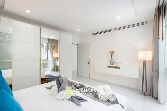 Penthouse 3 bdrm with pool and sea view after complete renovation