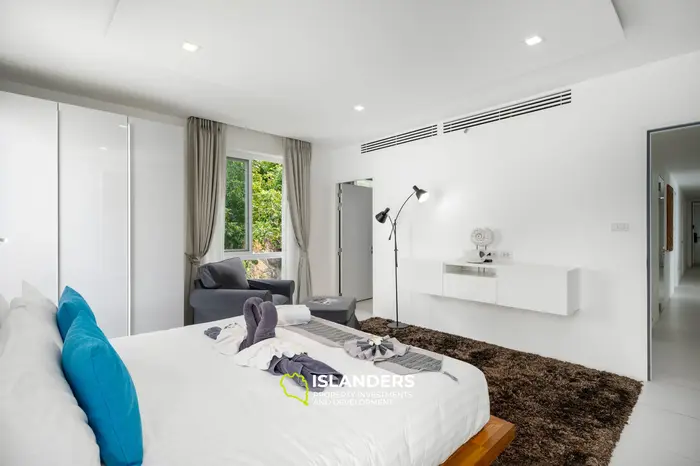 Penthouse 3 bdrm with pool and sea view after complete renovation