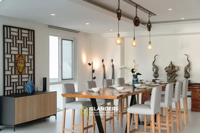 Penthouse 3 bdrm with pool and sea view after complete renovation