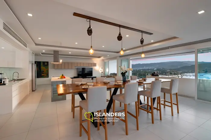 Penthouse 3 bdrm with pool and sea view after complete renovation