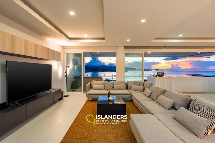 Penthouse 3 bdrm with pool and sea view after complete renovation