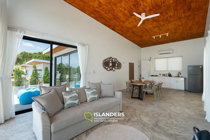 🌿 Oportunidad Rara – Villa de 1 Dormitorio con Piscina y Vistas a la Montaña Lista para Mudarse en Koh Phangan