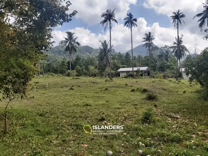 Terreno con vista a la montaña en Coconut Lane.
