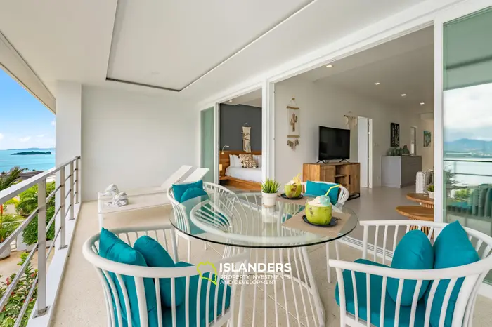 2 bdrm apartment on the second floor with shared pool and sea view