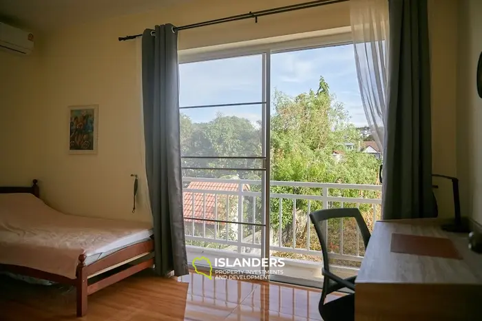 Villa avec piscine 2 chambres dans un quartier calme.