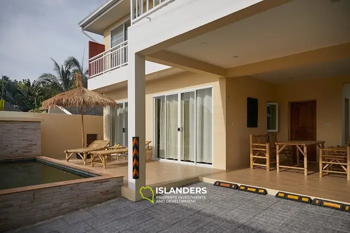 Villa avec piscine 2 chambres dans un quartier calme.