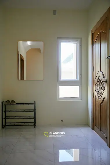 Villa avec piscine 2 chambres dans un quartier calme.