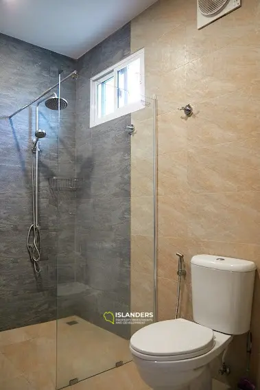 Villa avec piscine 2 chambres dans un quartier calme.