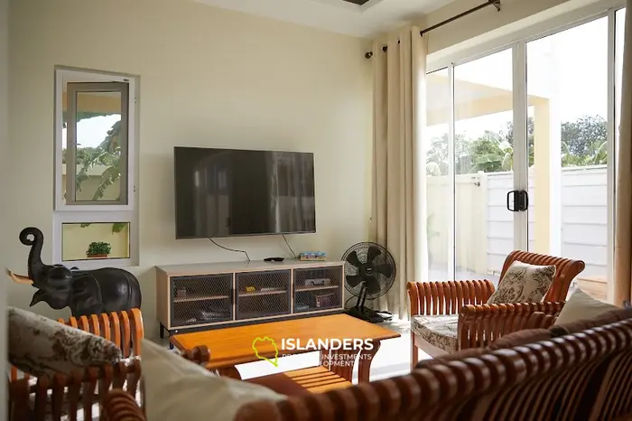 Villa avec piscine 2 chambres dans un quartier calme.