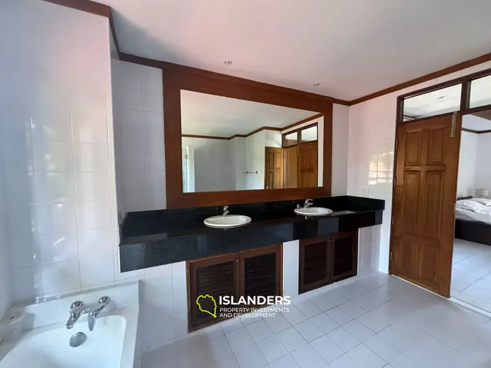 Spacious 4 bdrm pool villa in the north of Koh Samui