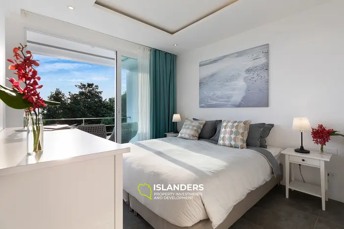 Cozy 1 bdrm apartment with shared pool and sea views