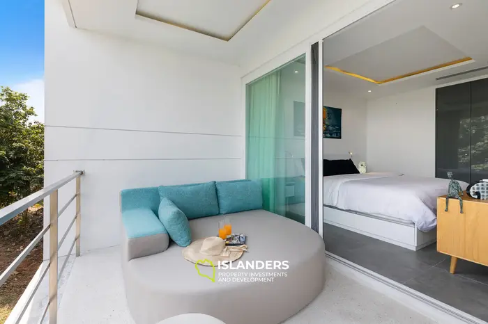 One bdrm apartments with shared pool and panoramic views of the sea, mountains and surrounding area