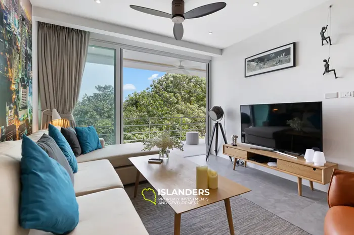 One bdrm apartments with shared pool and panoramic views of the sea, mountains and surrounding area