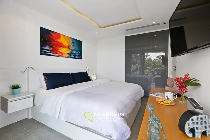 One bdrm apartments with shared pool and panoramic views of the sea, mountains and surrounding area