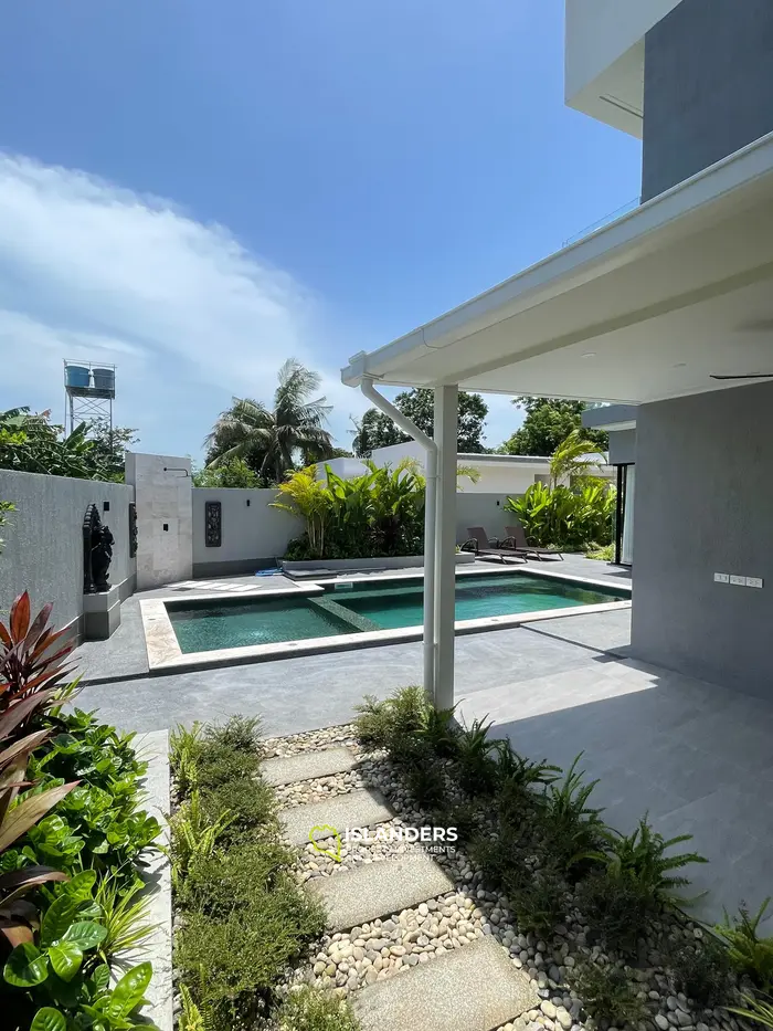 Pool villa 3 bdrm with modern design and quality furniture