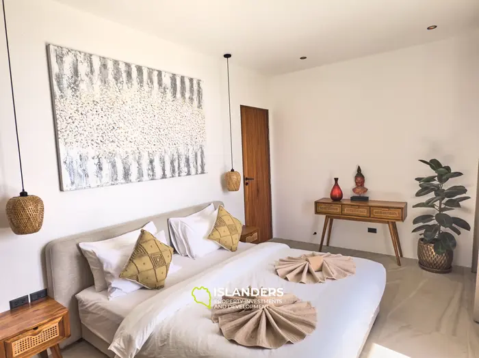 Villa de 3 chambres avec vue sur la mer et piscine à débordement à Chalok Ban Kao au coucher du soleil.