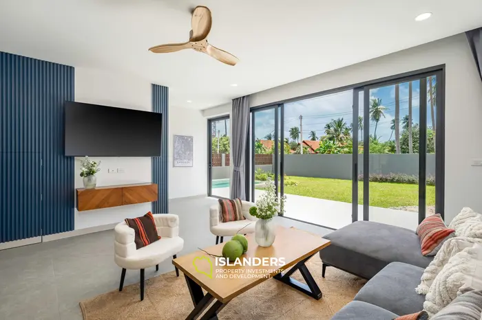 Villa avec piscine à deux étages, 3 chambres, à quelques minutes en voiture de la plage.