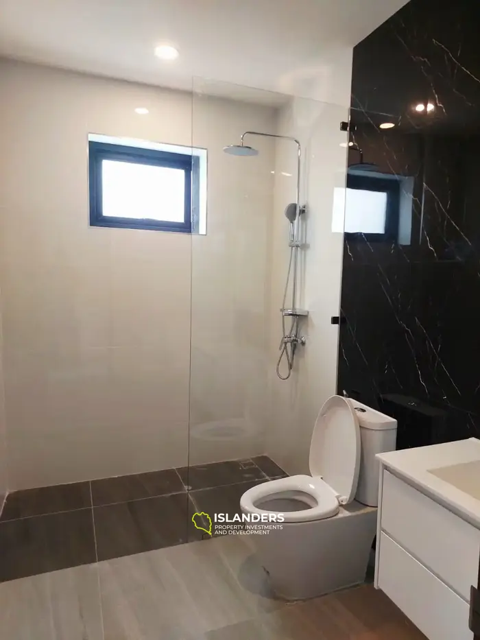 Villa spacieuse de 3 chambres avec piscine dans un quartier calme (Bangrak)