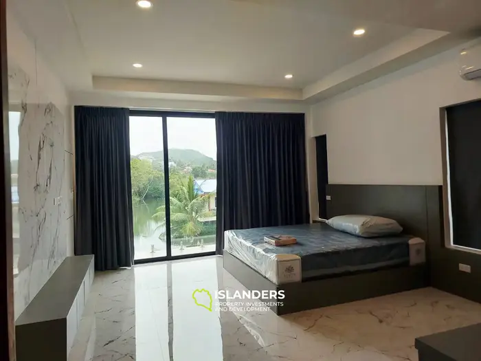 Villa spacieuse de 3 chambres avec piscine dans un quartier calme (Bangrak)