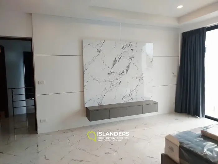 Villa spacieuse de 3 chambres avec piscine dans un quartier calme (Bangrak)